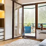 Elegant Studio Apartment In Dusseldorf Ludenberg